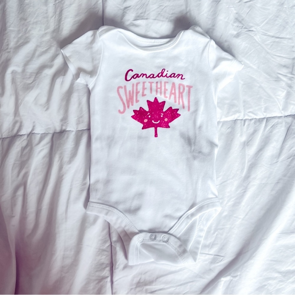 4/$20 Canadian Sweetheart bodysuit | Joe Fresh | 3-6 months
